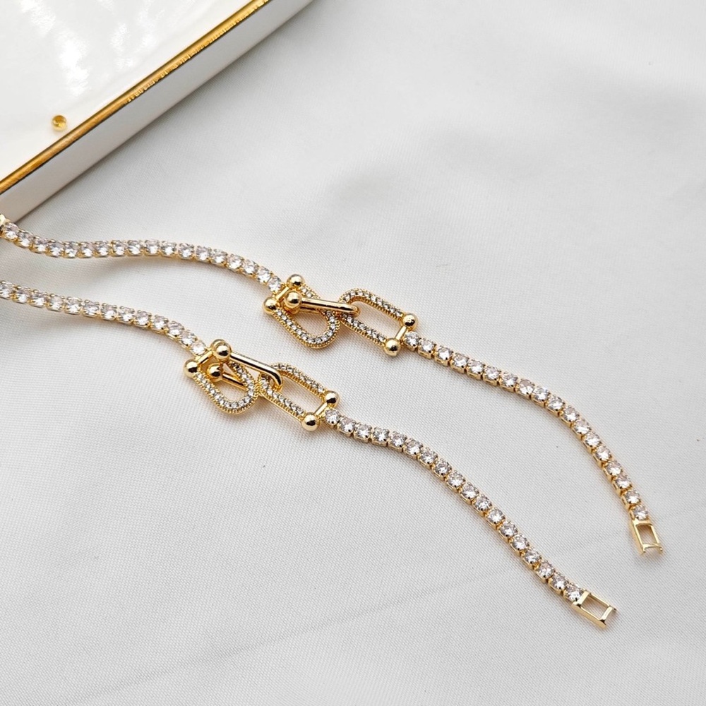 Elegant Gold and Silver Women's Bracelet